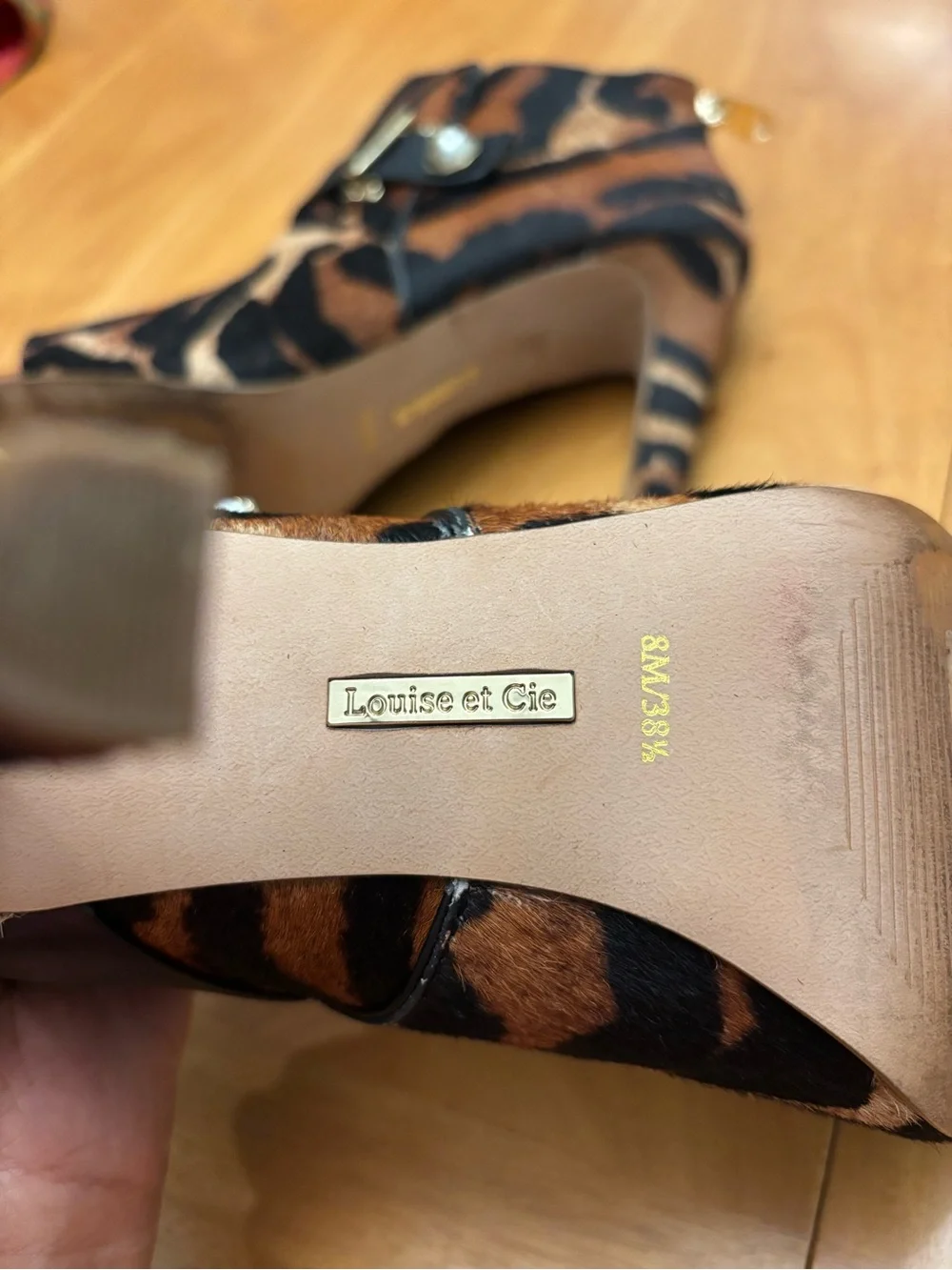 Louise Et Cie Women's Lander Leopard Print Peep-Toe Ankle Boots Size 7.5